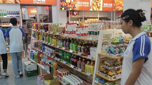 IM电竞零食加盟店卖不动该怎么办？舌尖趣支招！(图2)