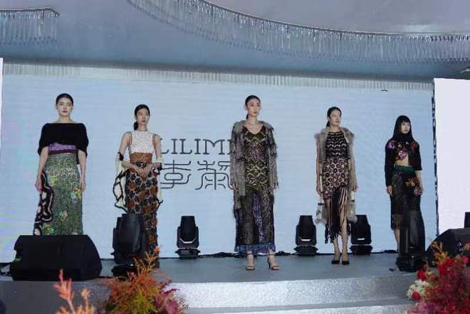 用纱线演绎海IM电竞派时尚这场新中装走秀引人注目