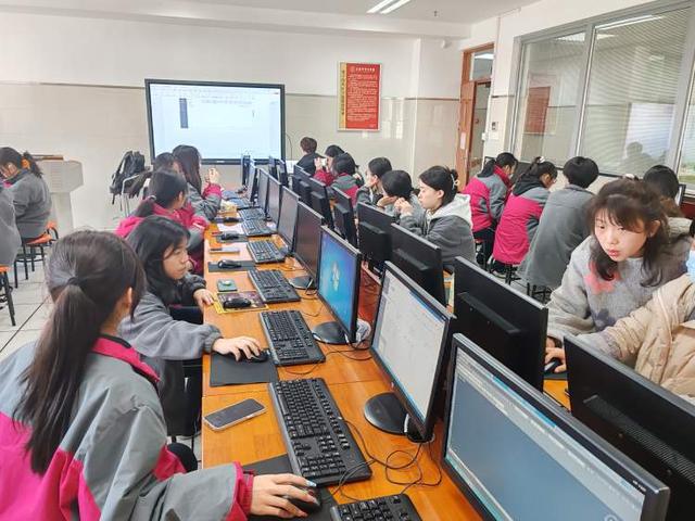 “直播带货”一场跨专业的综合实践课(图8)
