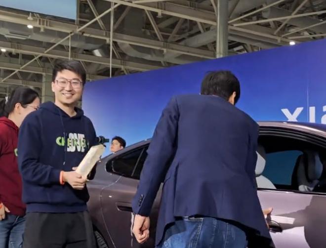 狂跌700亿！3次道歉智己汽车敢卖33万？网友：刘涛太懂小米了！(图48)