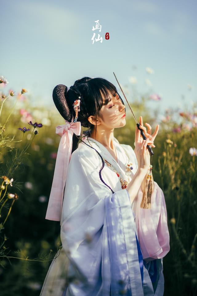 两性关系：女人情感得到“滋润”后会出现这些信号(图12)
